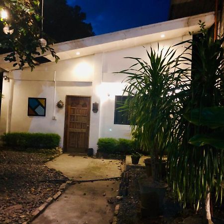 The White Bed And Breakfast באקולוד מראה חיצוני תמונה